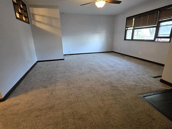4th image of 506 Charles Rd