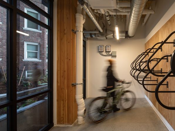 1323 E Union St #812