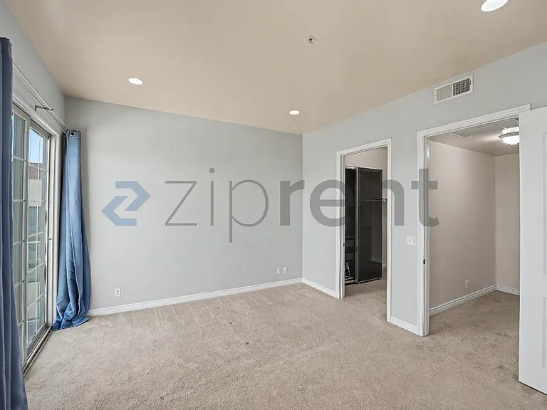 12042 Hart St #5 — Photo 14