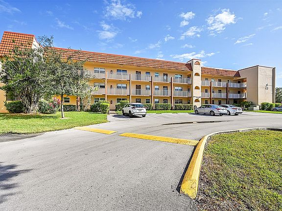 2nd image of 2811 N Pine Island Road #111