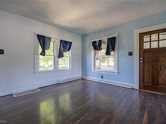 2nd image of 14828 Gaskill Dr NE