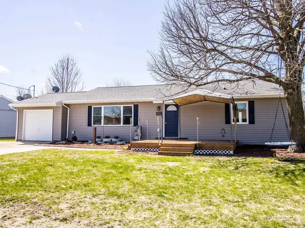 513 Walnut Ct, Waverly, IA 50677