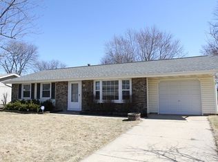529 S Salem Dr, Schaumburg, IL