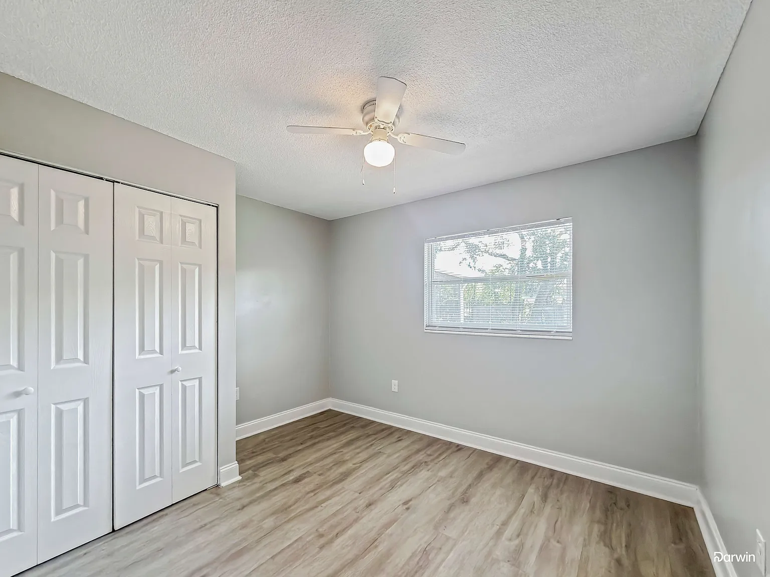 5 bed, 2.0 bath, 1411 sqft, $2,180 — Photo 4