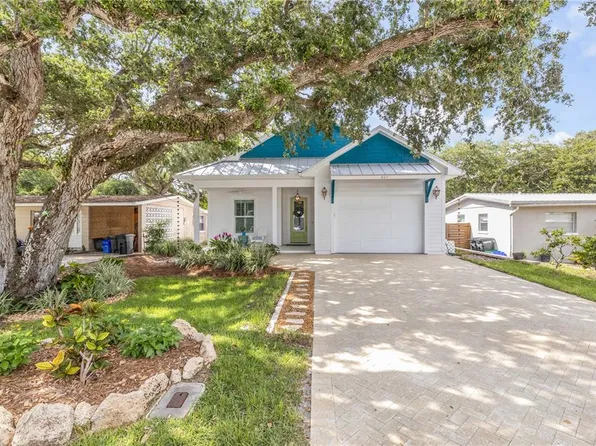 807 E 10th Ave, New Smyrna Beach, FL 32169