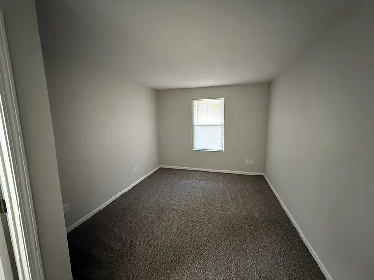 Williamsburg Square Apartments — Photo 6