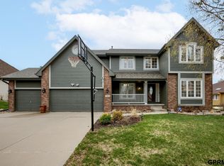 17811 Harney St, Omaha, NE 68118