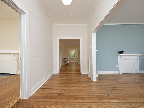 4th image of 1702 E Main St