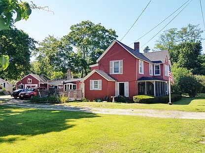 4th image of 439 S Jamesport Ave