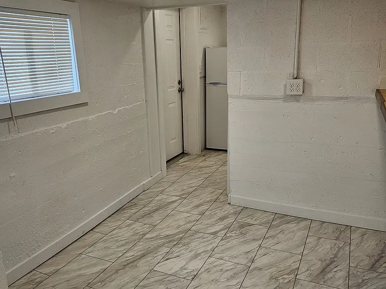 1208 Byrne Ave #BASEMENT — Photo 10