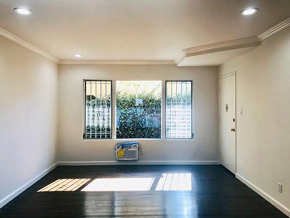 3rd image of 423 S Maple Dr APT 3
