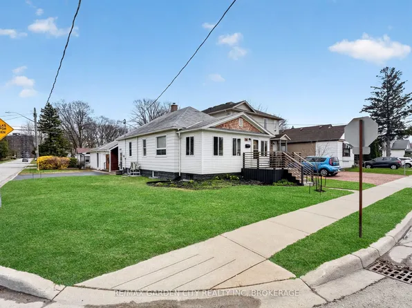 56 Margery Ave, Saint Catharines, ON L2R 6J8