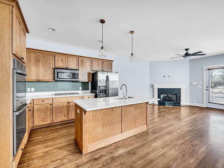 1109B S Douglas Ave — Photo 23