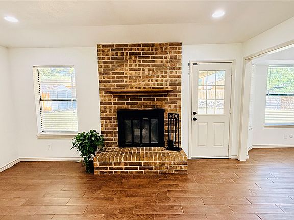 5th image of 1402 Preston Trail Ct
