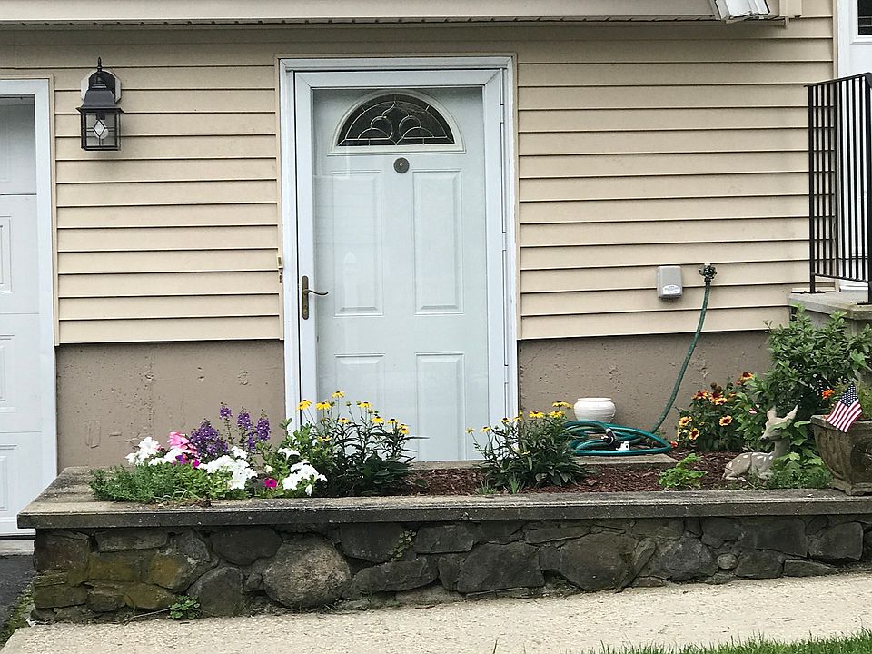 1st image of 9 Elmwood Ave