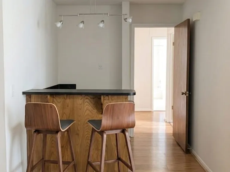 254 Evanston St — Photo 3