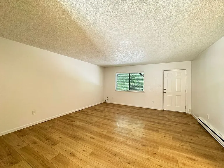 2148 Primrose Dr #1 — Photo 6