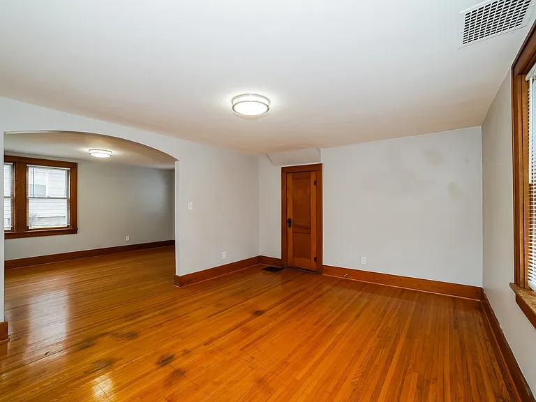 1078686_019_living_room_13538884.jpg
