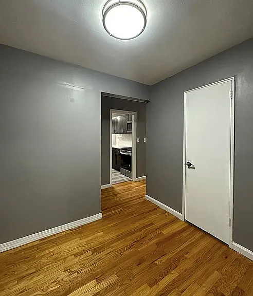 138 E 7th St #7 — Photo 23