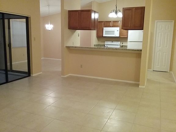 4th image of 1338 Bridlebrook Dr