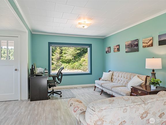 4th image of 34 Wirkkala Road