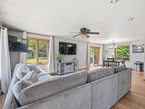 4th image of 1488 Division Cir