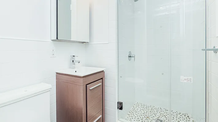 Rented by Nooklyn NYC LLC | media 31