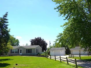 W7589 Townline Cir, Van Dyne, WI 54979