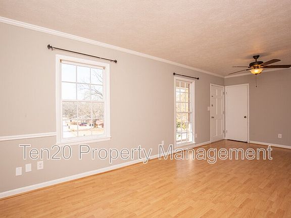 4th image of 2642 White Chapel Dr