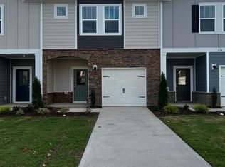 216 Brook Farm Ln, Fuquay Varina, NC 27526