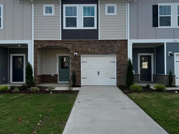 216 Brook Farm Ln, Fuquay Varina, NC 27526