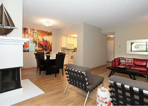 3rd image of 39 Cove Ln