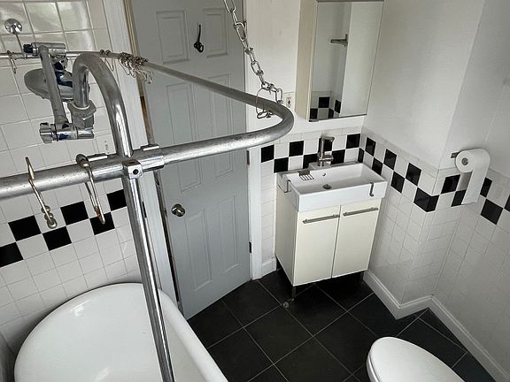 5th image of 11 W Girard Ave APT 3