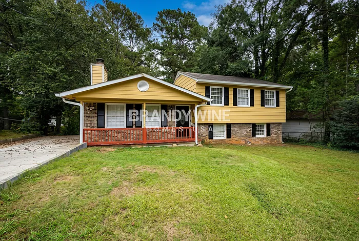 4 bed, 1.5 bath, 1820 sqft, $2,075 — Photo 2