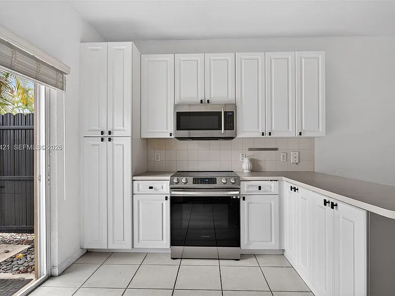 4902 Washington St #4 — Photo 8
