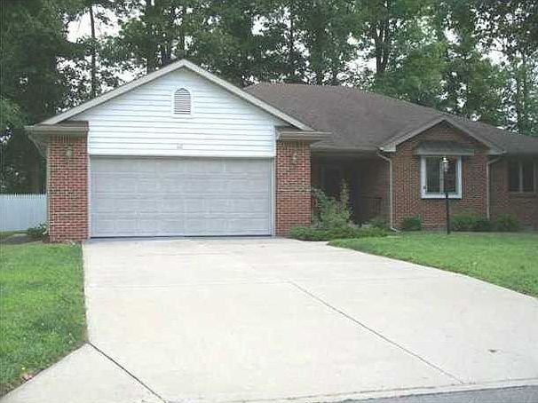 1st image of 60 Lemans Dr