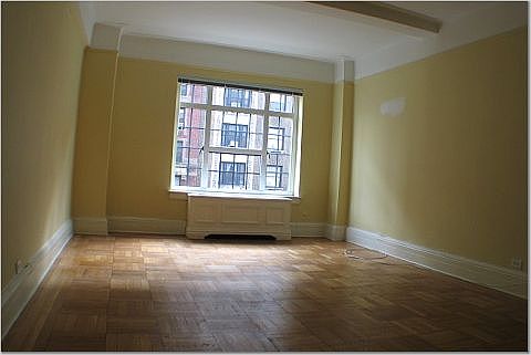 2nd image of 215 W 90th St APT 7B