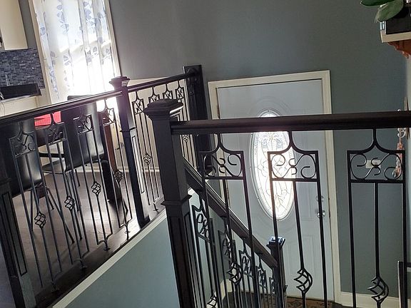 4th image of 130 Windsor Ln