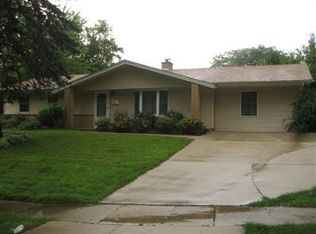 1706 Winchester Ln, Schaumburg, IL 60193