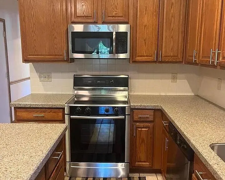 7609 Johntimm Ct — Photo 13