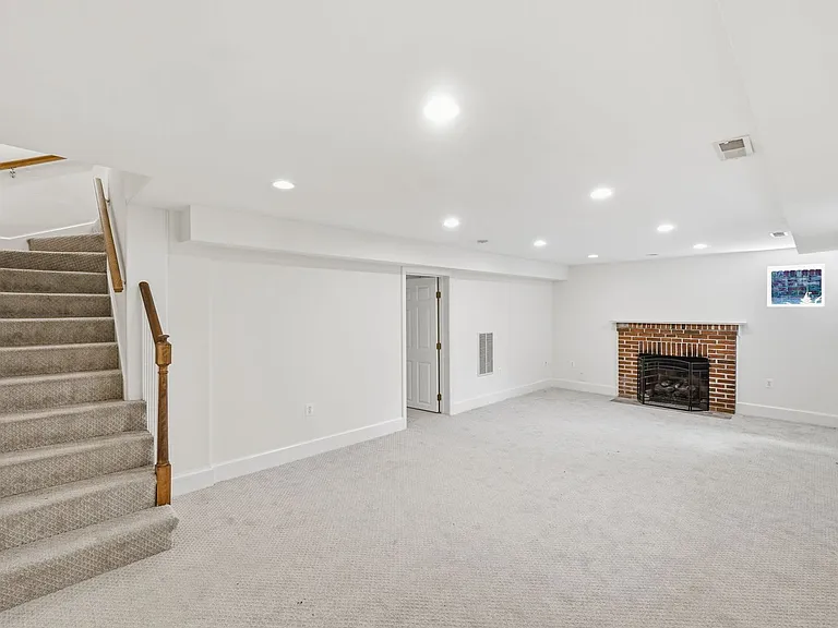 2812 Northampton St NW — Photo 16