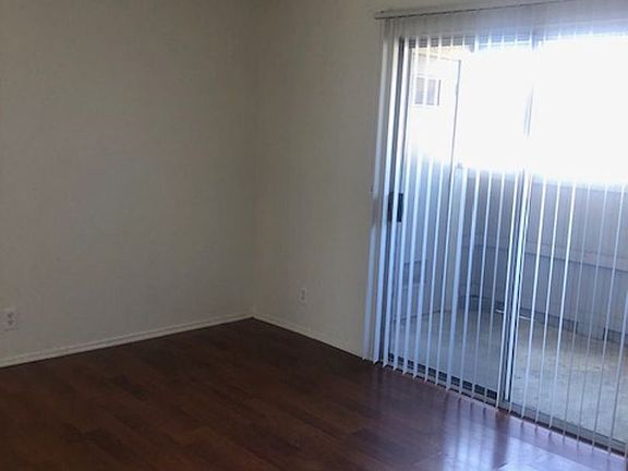 4th image of 13401 Edwards St #B