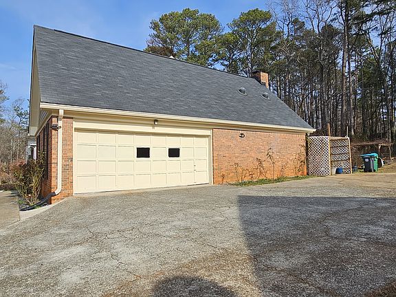 2nd image of 836 Marbrook Dr