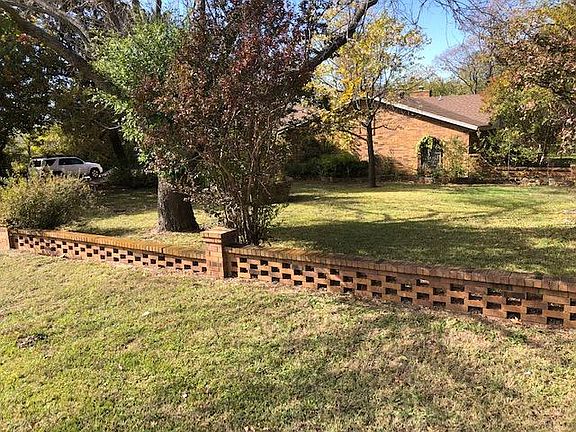 2nd image of 120 N Corral Dr