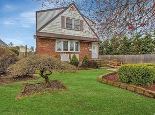 2570 Davenport Pl, Bellmore, NY 11710