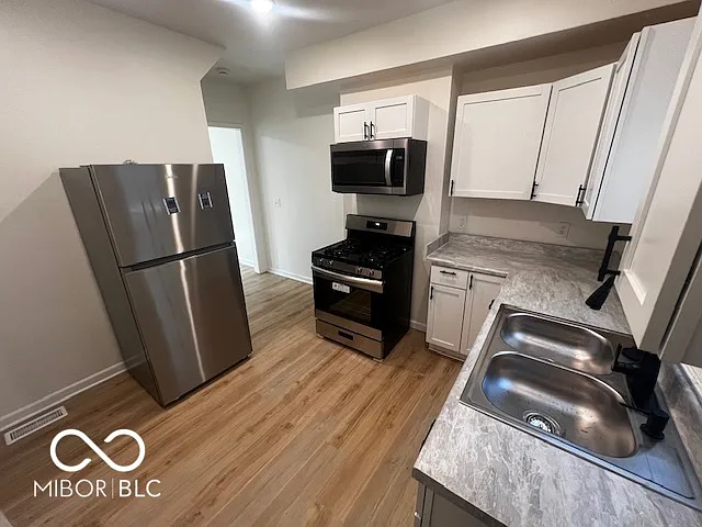 2141 Bellefontaine St — Photo 10