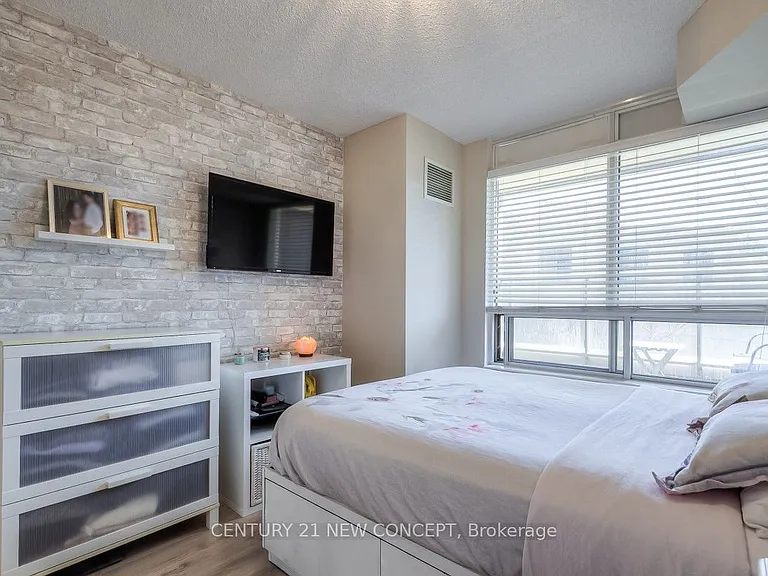 78 Harrison Garden Blvd #204 — Photo 20