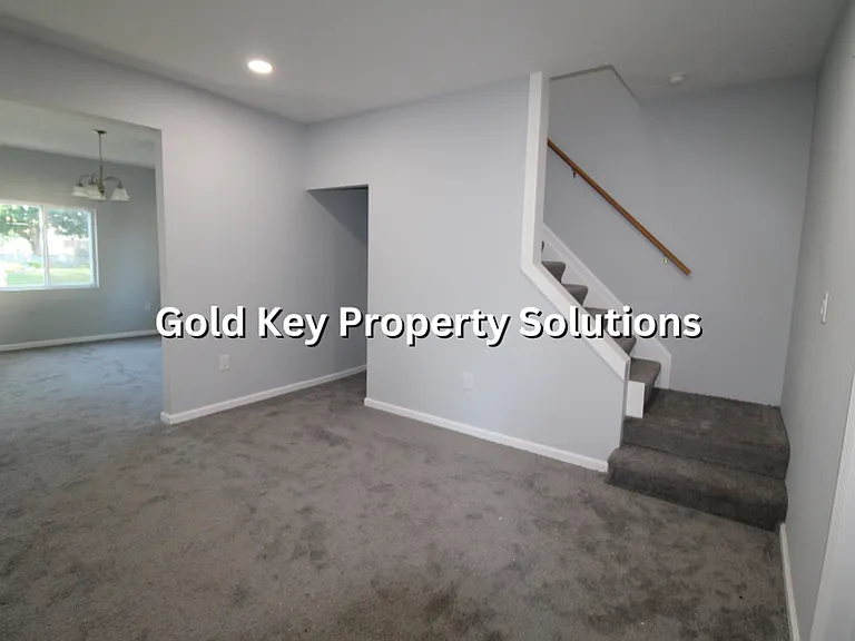 508 W Monroe St — Photo 9