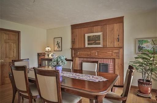 4th image of 2 Olde Stable Ln