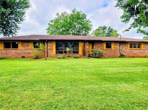 203 Kelly Dr, Decherd, TN 37324
